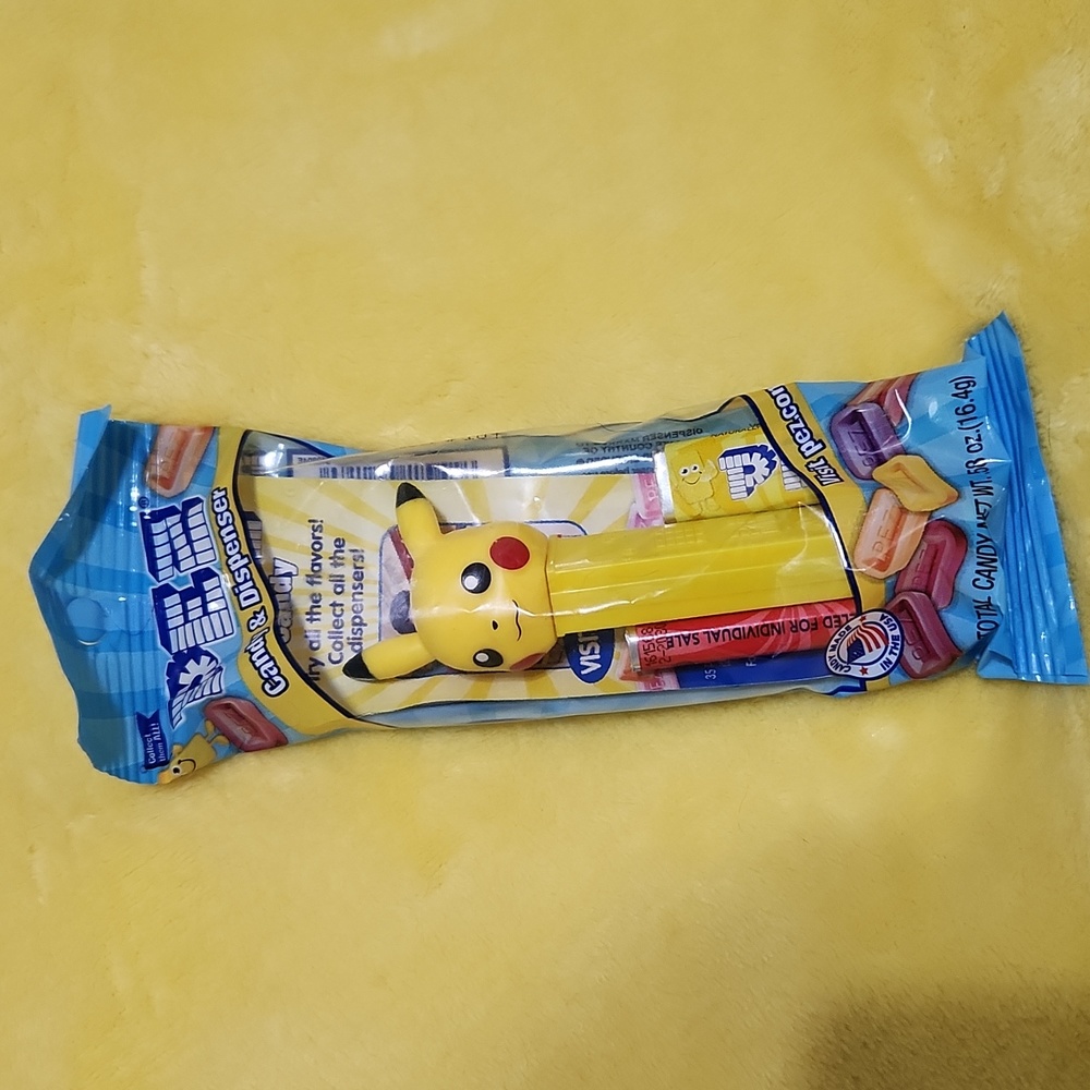 PIKACHU - Picture 4 of 4